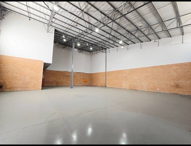 677M² WAREHOUSE TO LET IN COSMO BUSINESS PARK